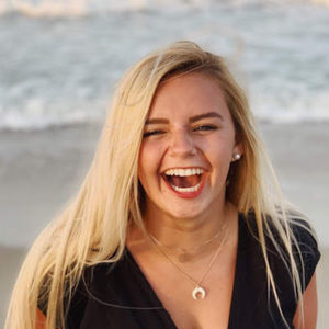 Meet your Posher, Alyssa